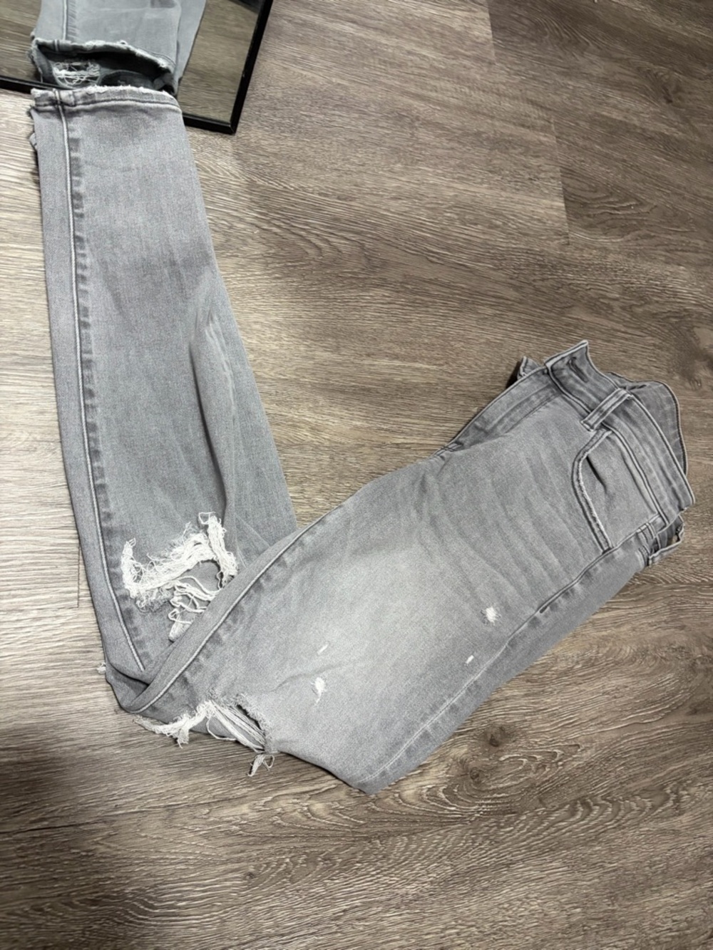 American eagle  High-Rise Distressed Gray Skinny Jeans